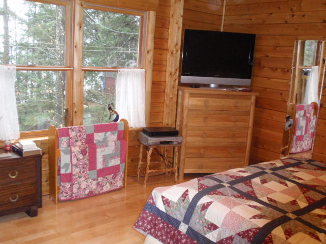 5 Canoe Court Millinocket, ME 04462 - Photo 20 of 44 master bedroom2
