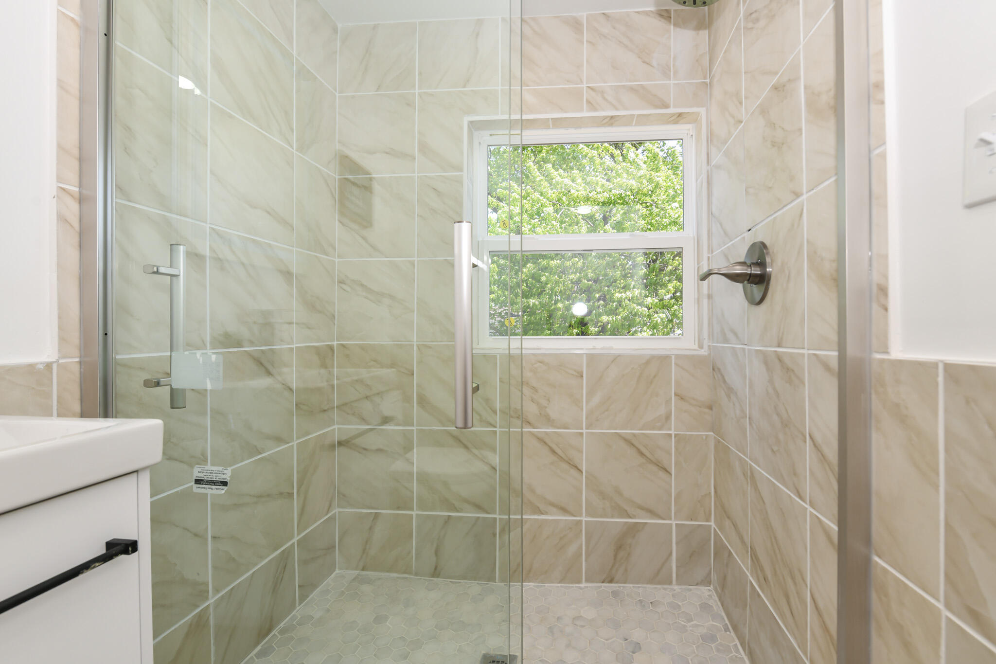 4578 North 127th Street Butler, WI 53007 - Photo 25 of 38 Upper Full Bathroom