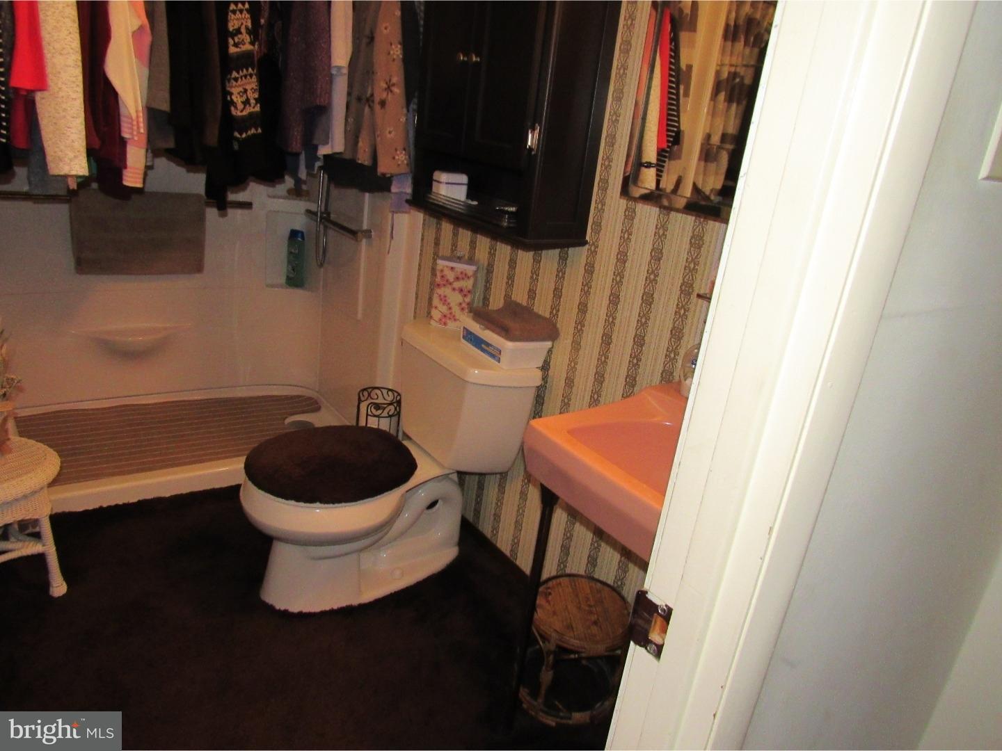 12179 Aster Road Philadelphia, PA 19154 - Photo 14 of 17 Bathroom