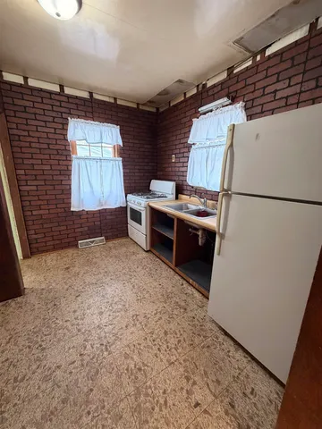 $135,900 | 1729 Summit Avenue, Beloit, WI 53511