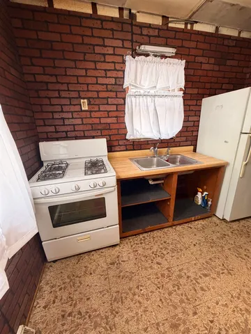 $135,900 | 1729 Summit Avenue, Beloit, WI 53511