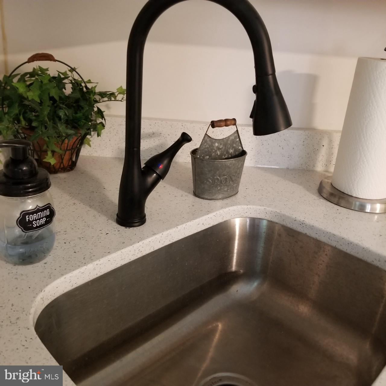 1658 Myamby Road Baltimore, MD 21286 - Photo 17 of 55 New Granite Counter top and sink (2021)