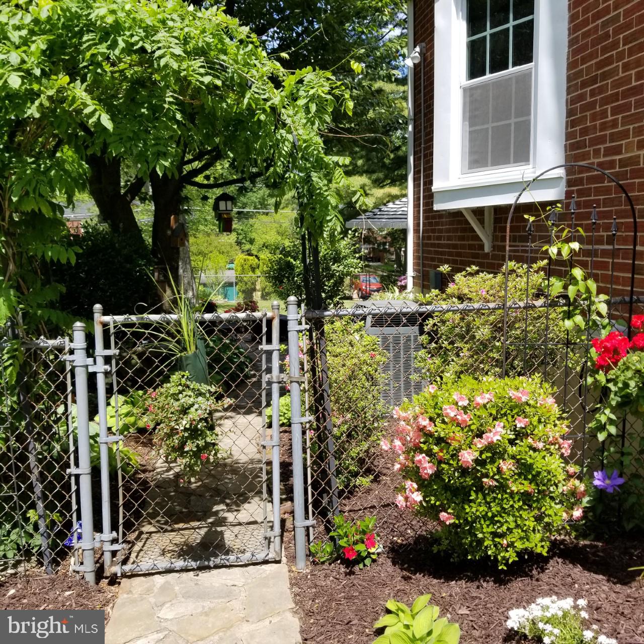 1658 Myamby Road Baltimore, MD 21286 - Photo 10 of 55 Fenced in Yard