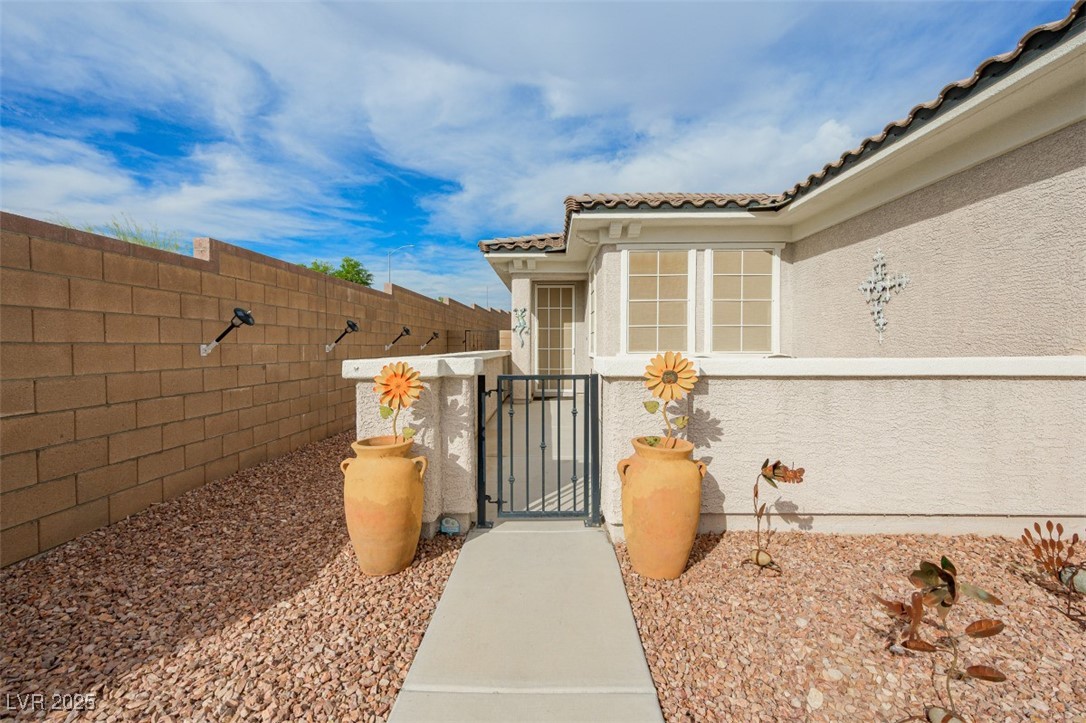 2368 Cookies Crossing Court Laughlin, NV 89029 - Photo 5 of 36