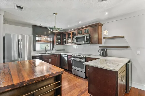 $284,000 | 610 Indian Rocks Road North, Unit 123, Belleair Bluffs, FL 33770