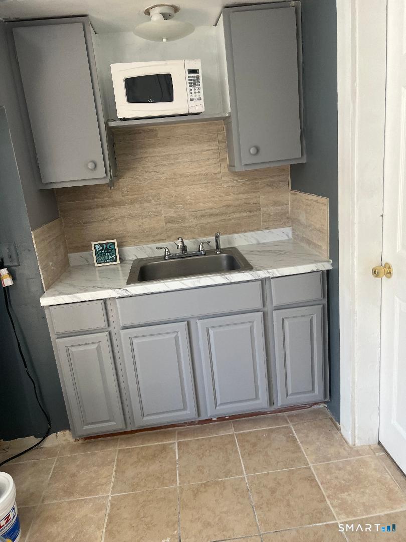 11 7th Street, Unit 1 Derby, CT 06418 - Photo 2 of 7