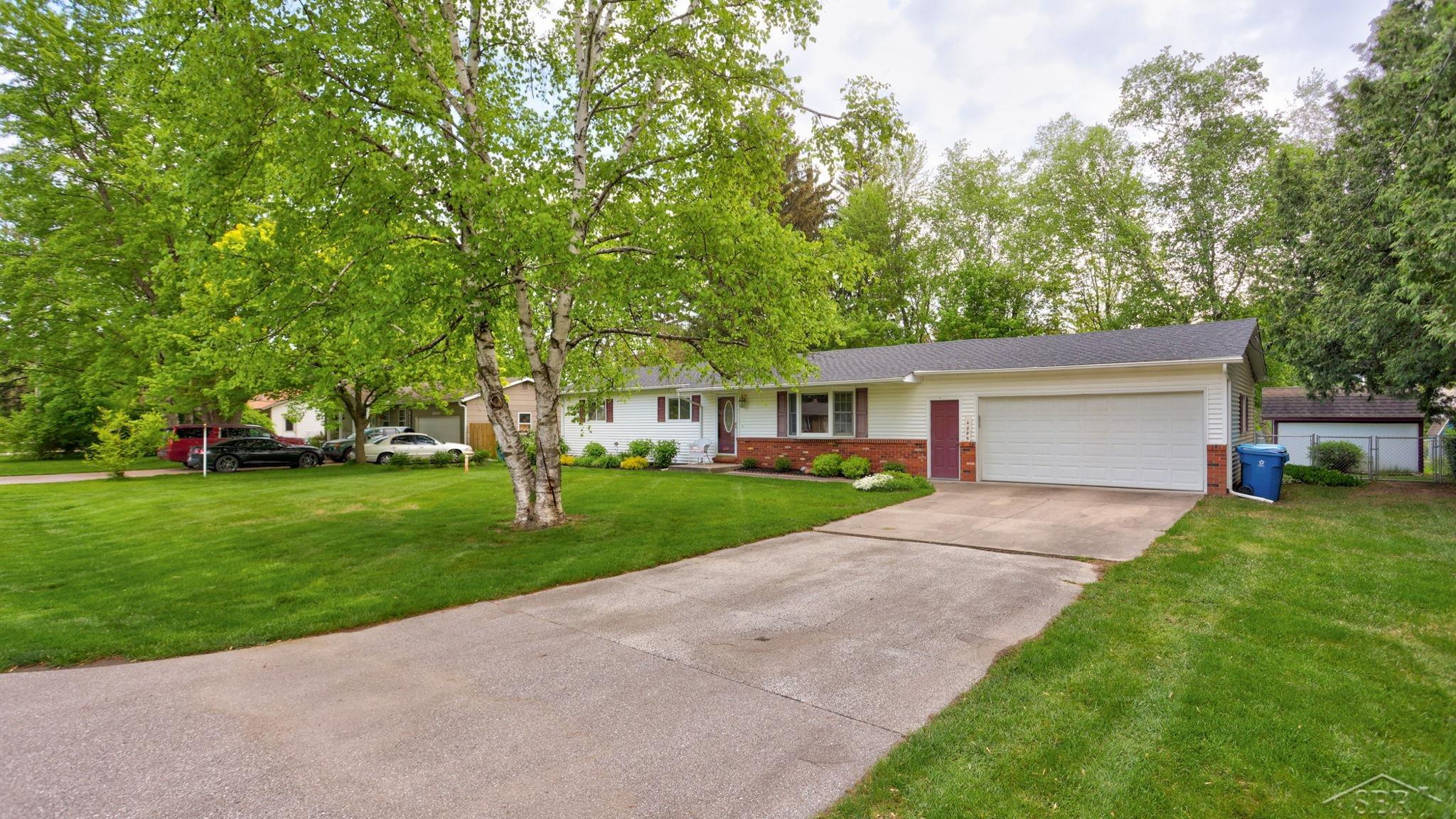 4899 Raymond Road Midland, MI 48642 - Photo 2 of 33