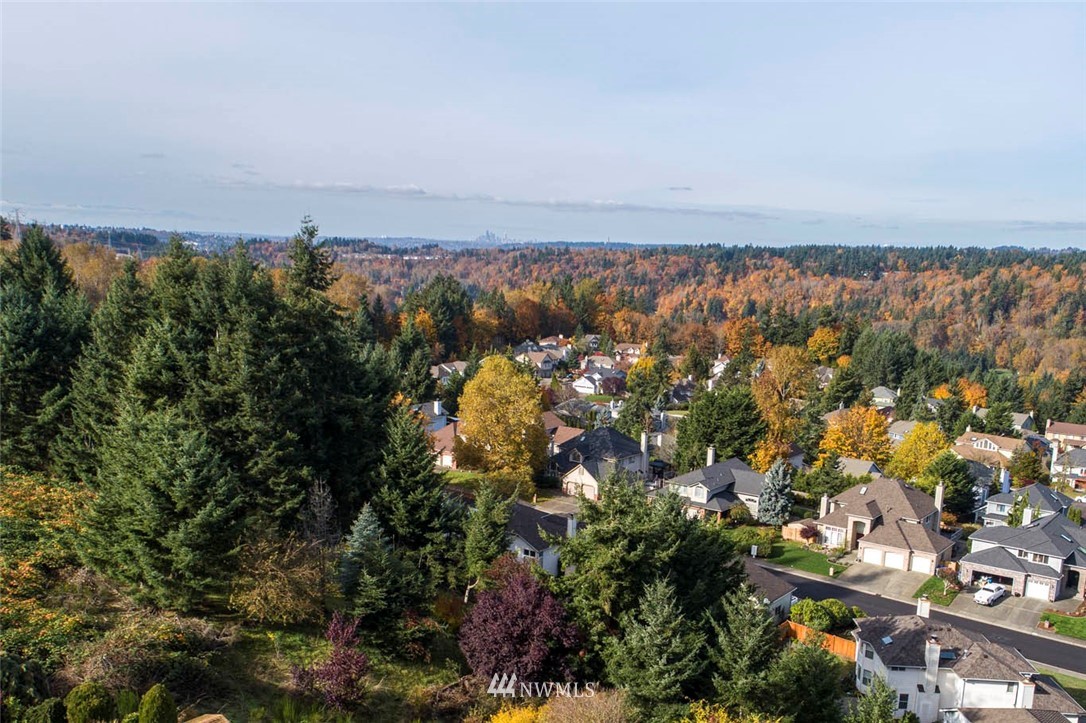 13982 Southeast 159th Place Renton, WA 98058 - Photo 2 of 25 Gallery Image 2