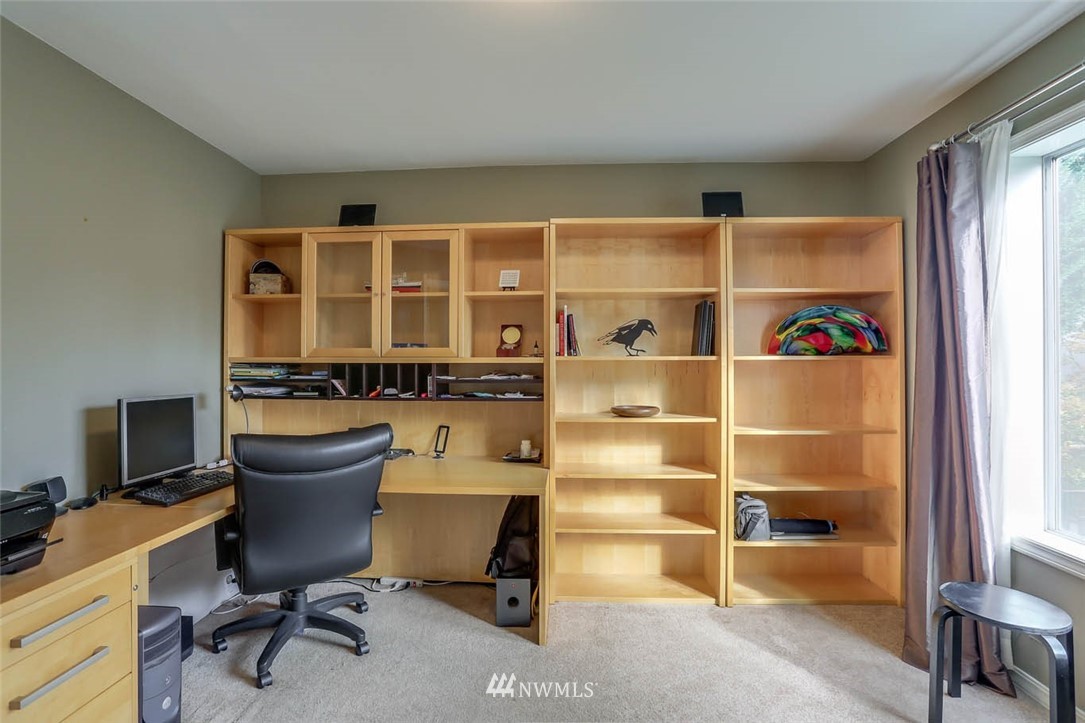 13982 Southeast 159th Place Renton, WA 98058 - Photo 14 of 25 Gallery Image 14