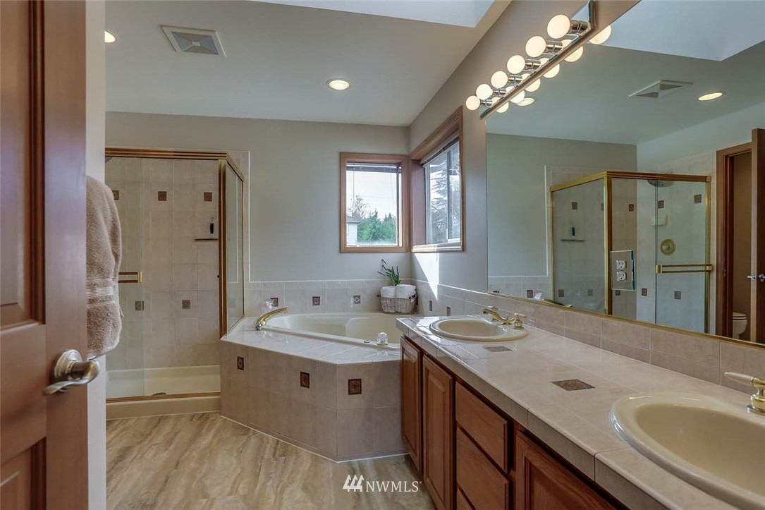 13982 Southeast 159th Place Renton, WA 98058 - Photo 16 of 25 Gallery Image 16