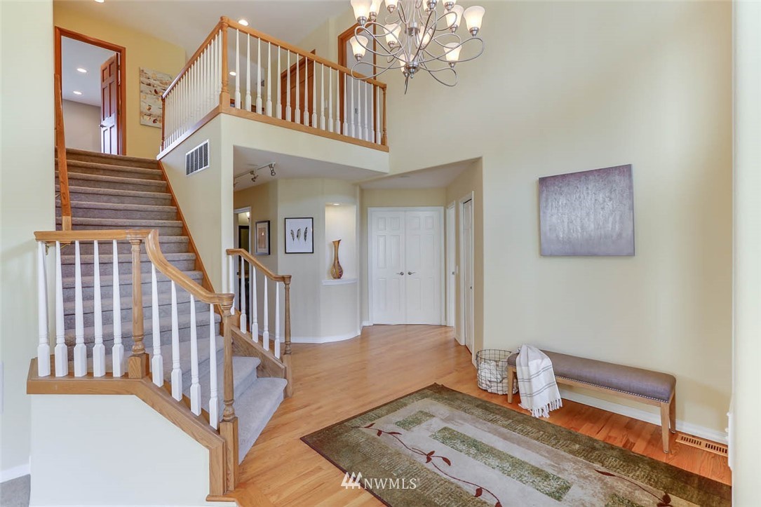 13982 Southeast 159th Place Renton, WA 98058 - Photo 5 of 25 Gallery Image 5
