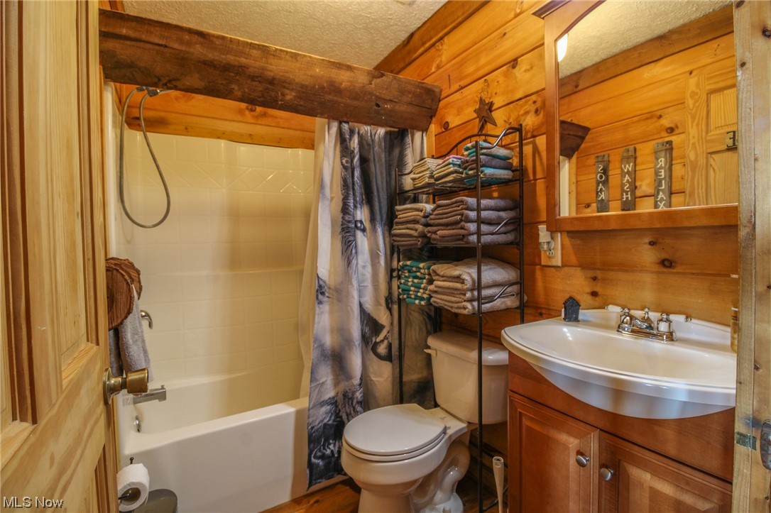 953 Windy Ridge Road Vincent, OH 45784 - Photo 18 of 30 Full Main Level Bath