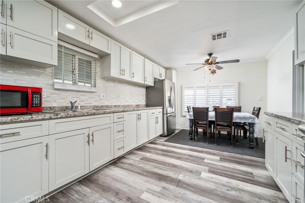 250 North Linden Avenue, Unit 124 Rialto, CA 92376 - Photo 7 of 39