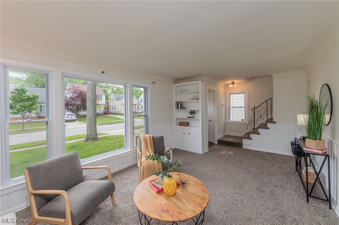 1094 Argonne Road Cleveland, OH 44121 - Photo 2 of 23 Gallery Image 2