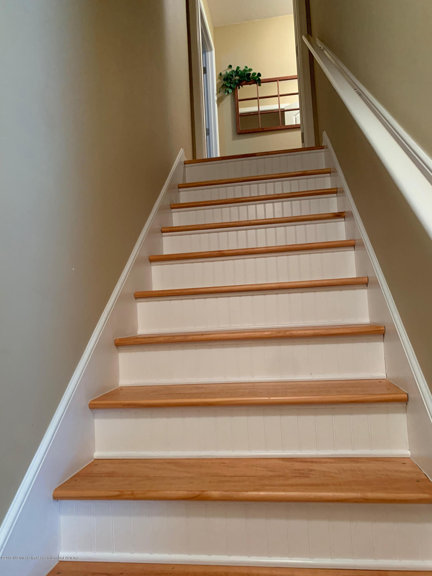 701 Gaines Road Hernando, MS 38632 - Photo 12 of 20 going upstairs