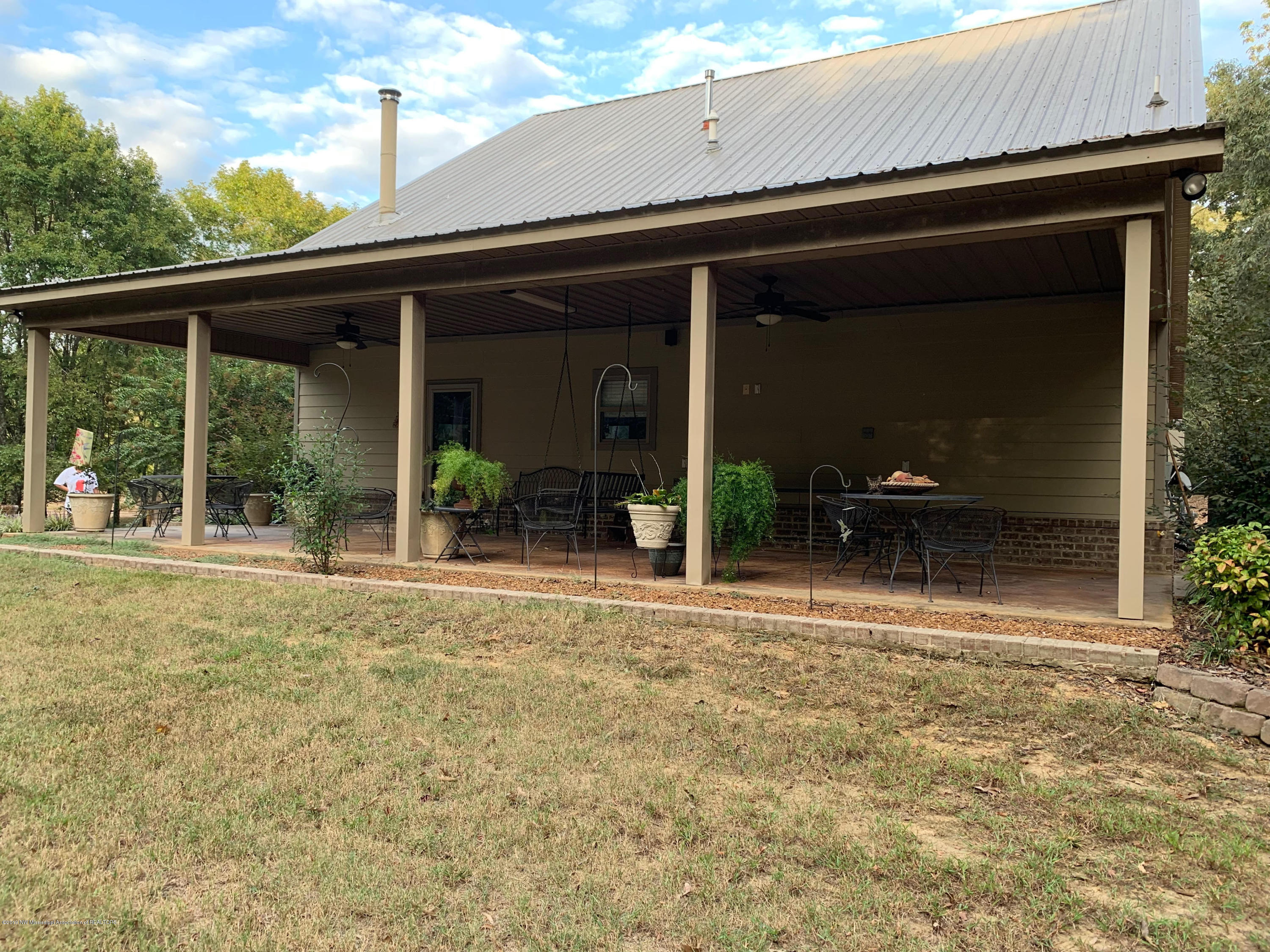 701 Gaines Road Hernando, MS 38632 - Photo 2 of 20 another view of front porch