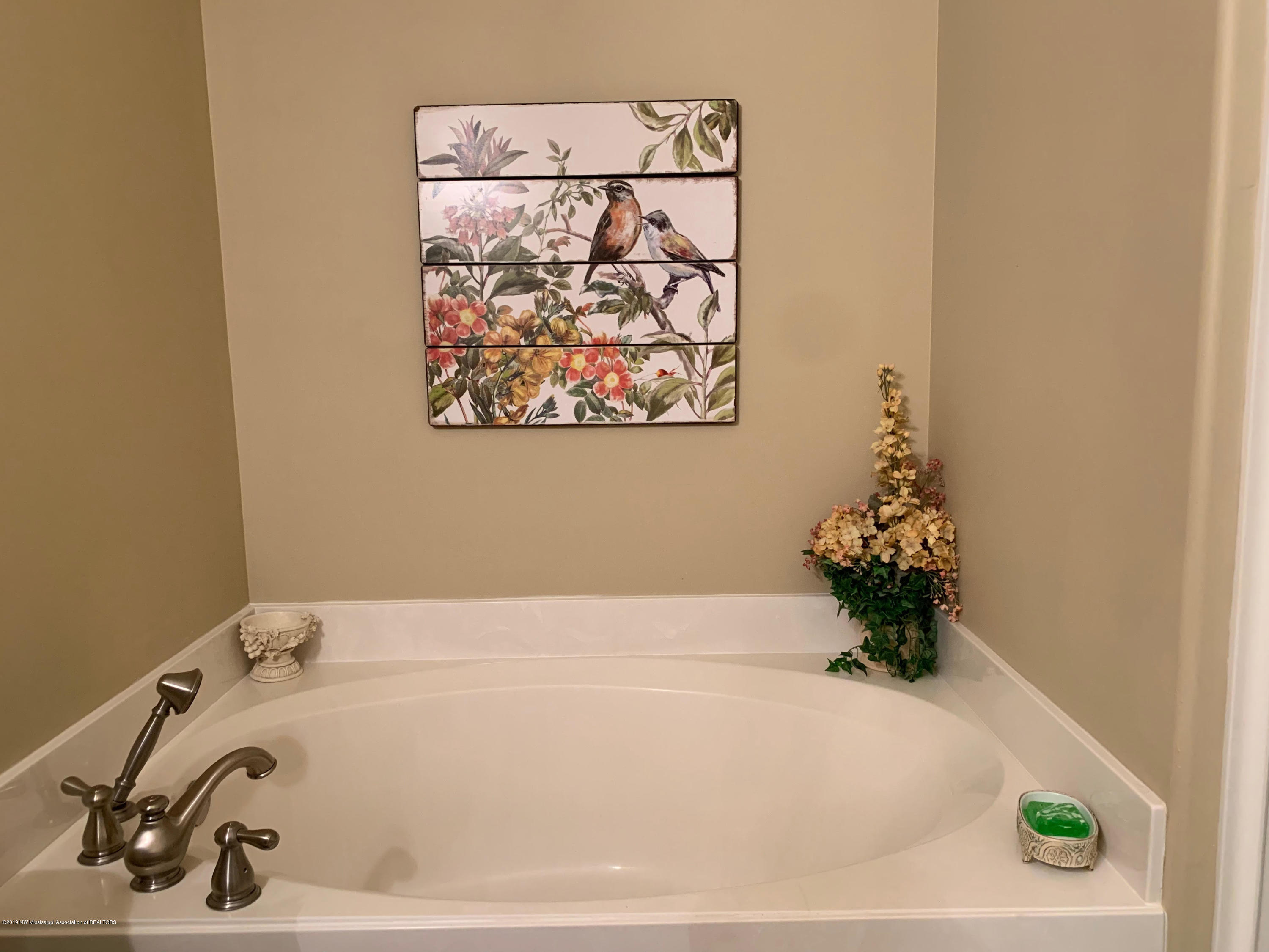 701 Gaines Road Hernando, MS 38632 - Photo 10 of 20 master bath with oversized tub