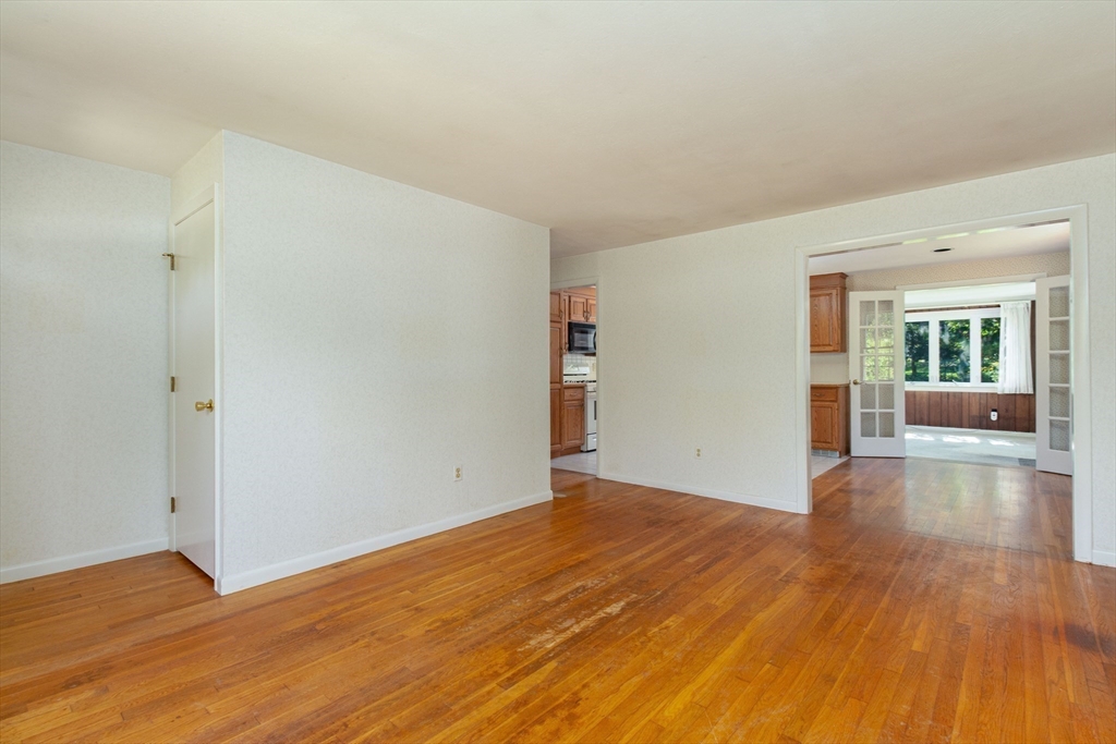 75 Ridge Road Holliston, MA 01746 - Photo 6 of 34 Gallery Image 6