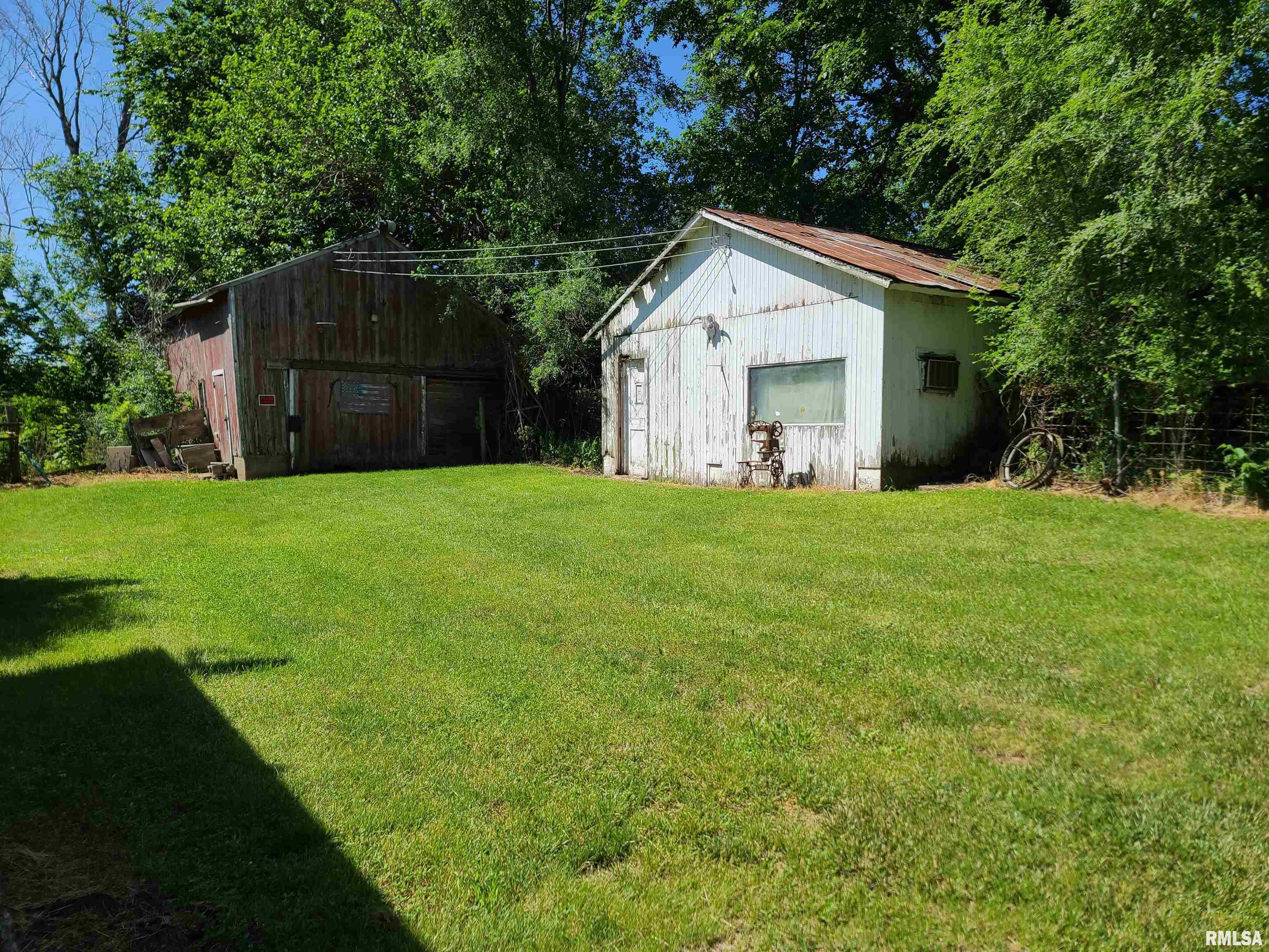 11779 Fenton Road Morrison, IL 61270 - Photo 2 of 25