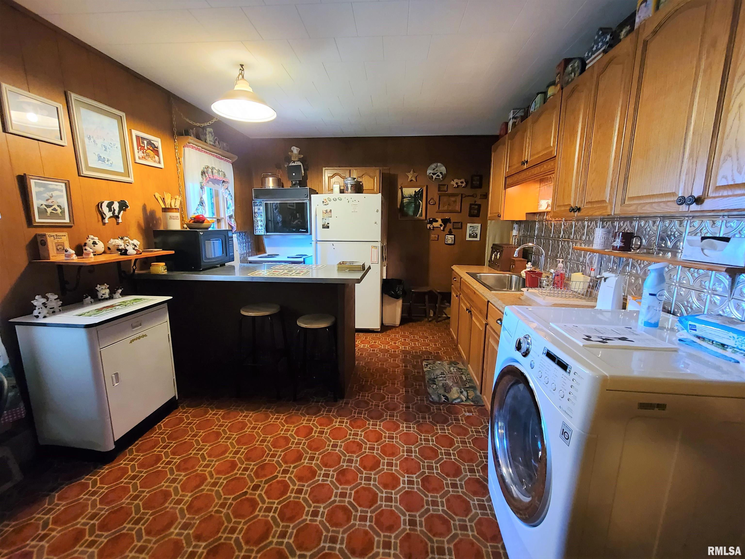 11779 Fenton Road Morrison, IL 61270 - Photo 8 of 25