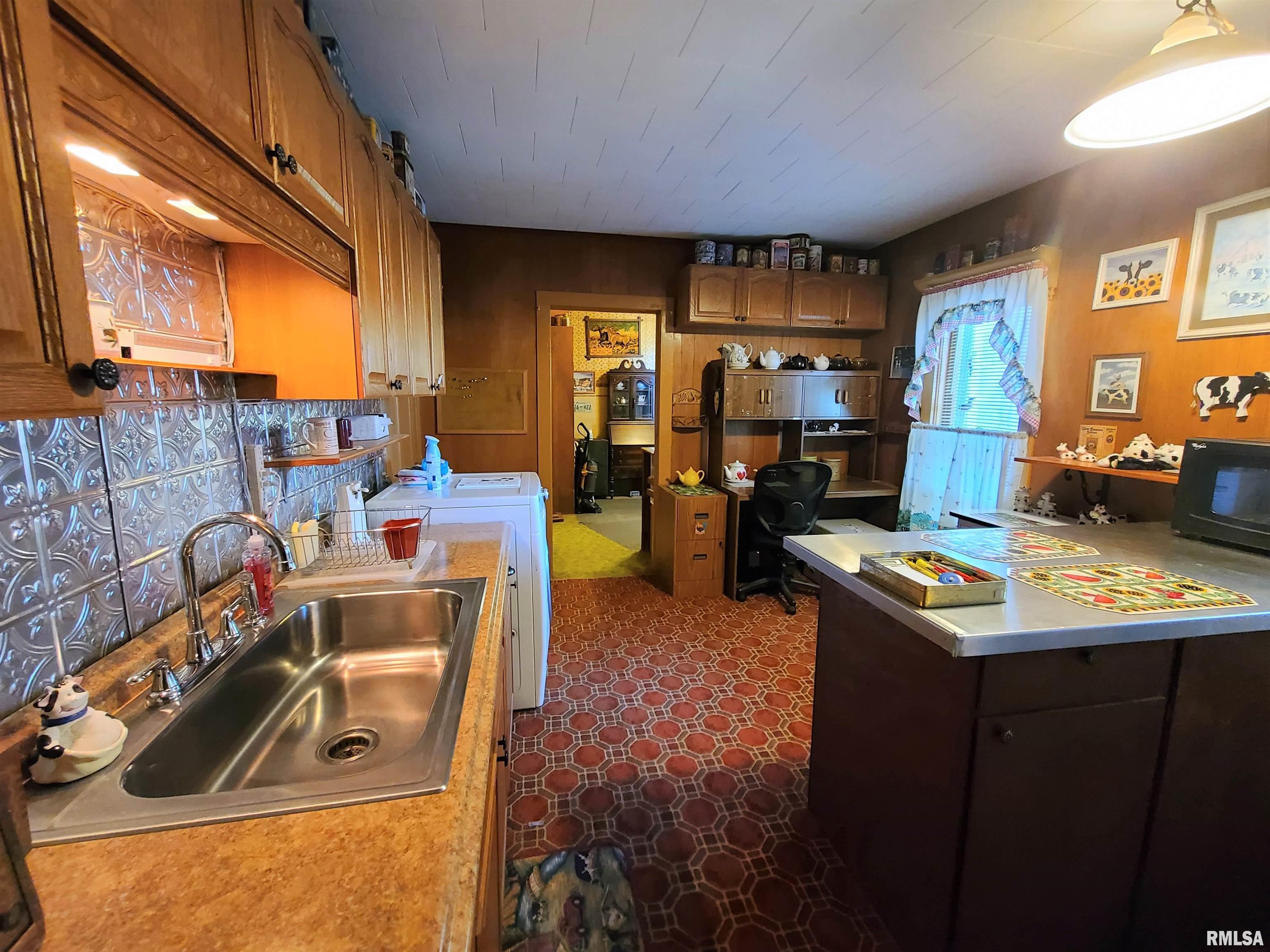 11779 Fenton Road Morrison, IL 61270 - Photo 9 of 25