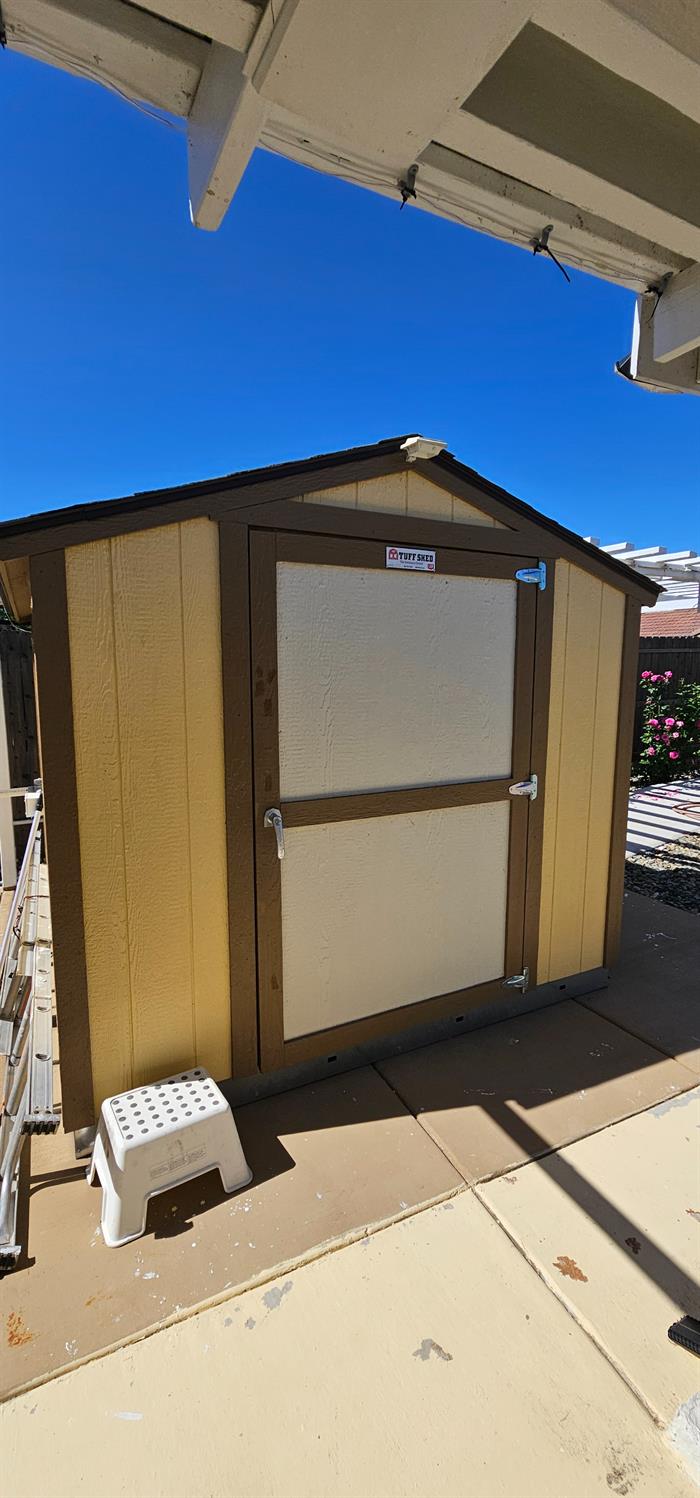 9290 Brock Court Live Oak, CA 95953 - Photo 27 of 29 a front view of a house with parking space