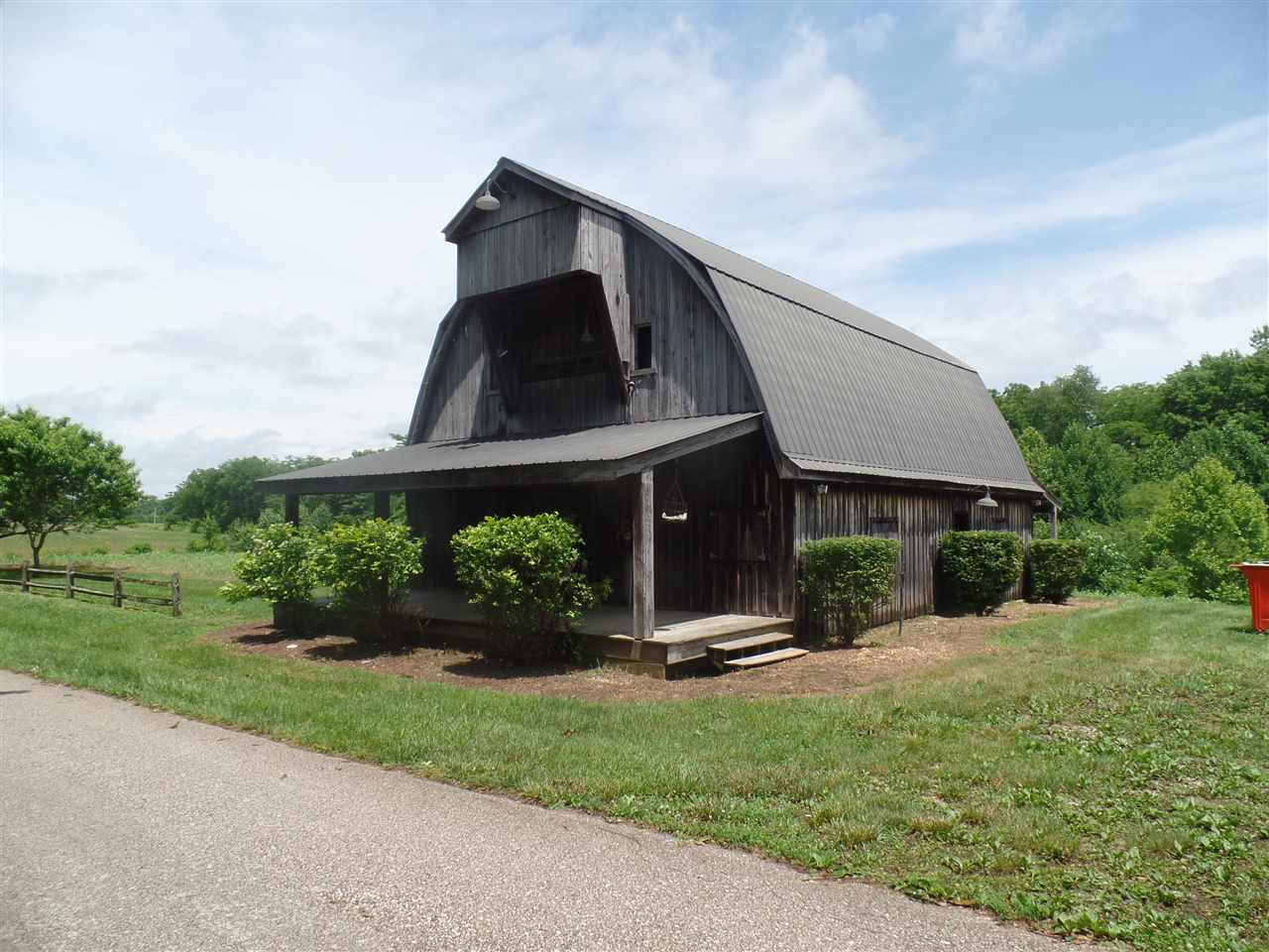 South Walnut Grove Road Bloomfield, IN 47424 - Photo 2 of 5