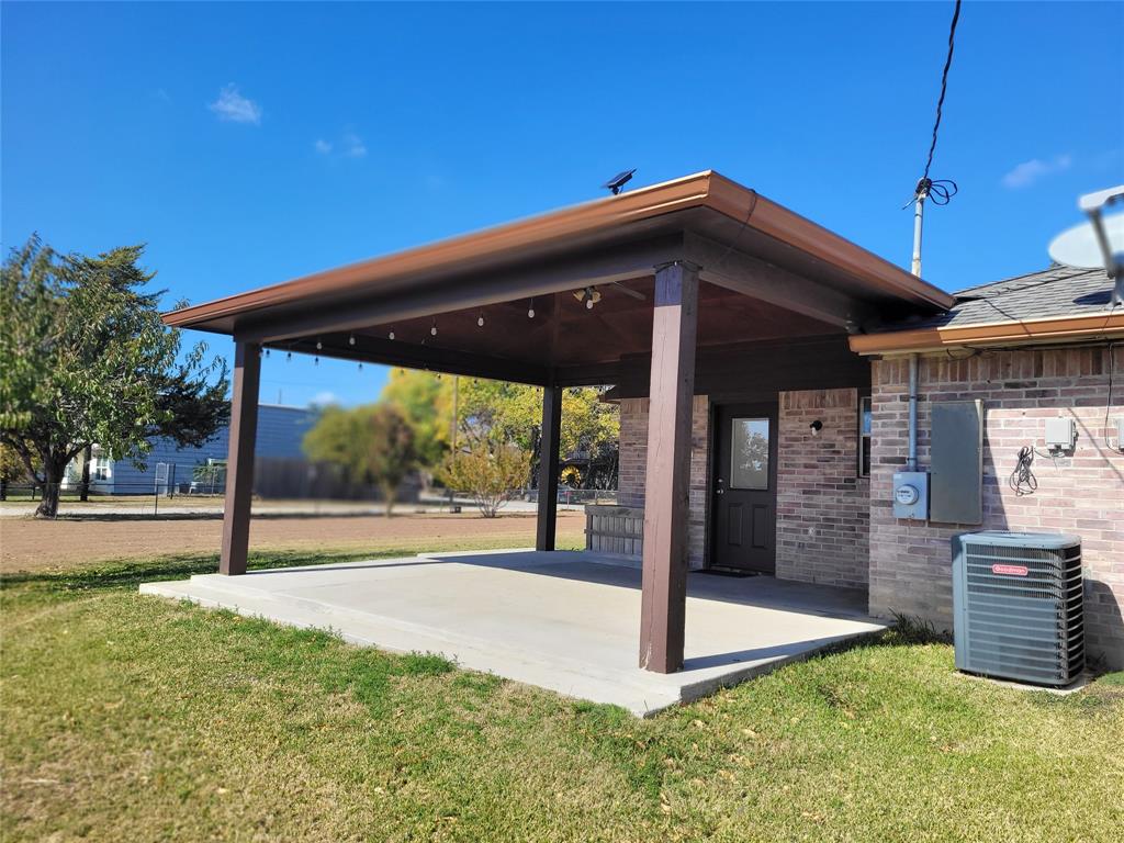 3006 Ruidosa Avenue Dallas, TX 75228 - Photo 3 of 9