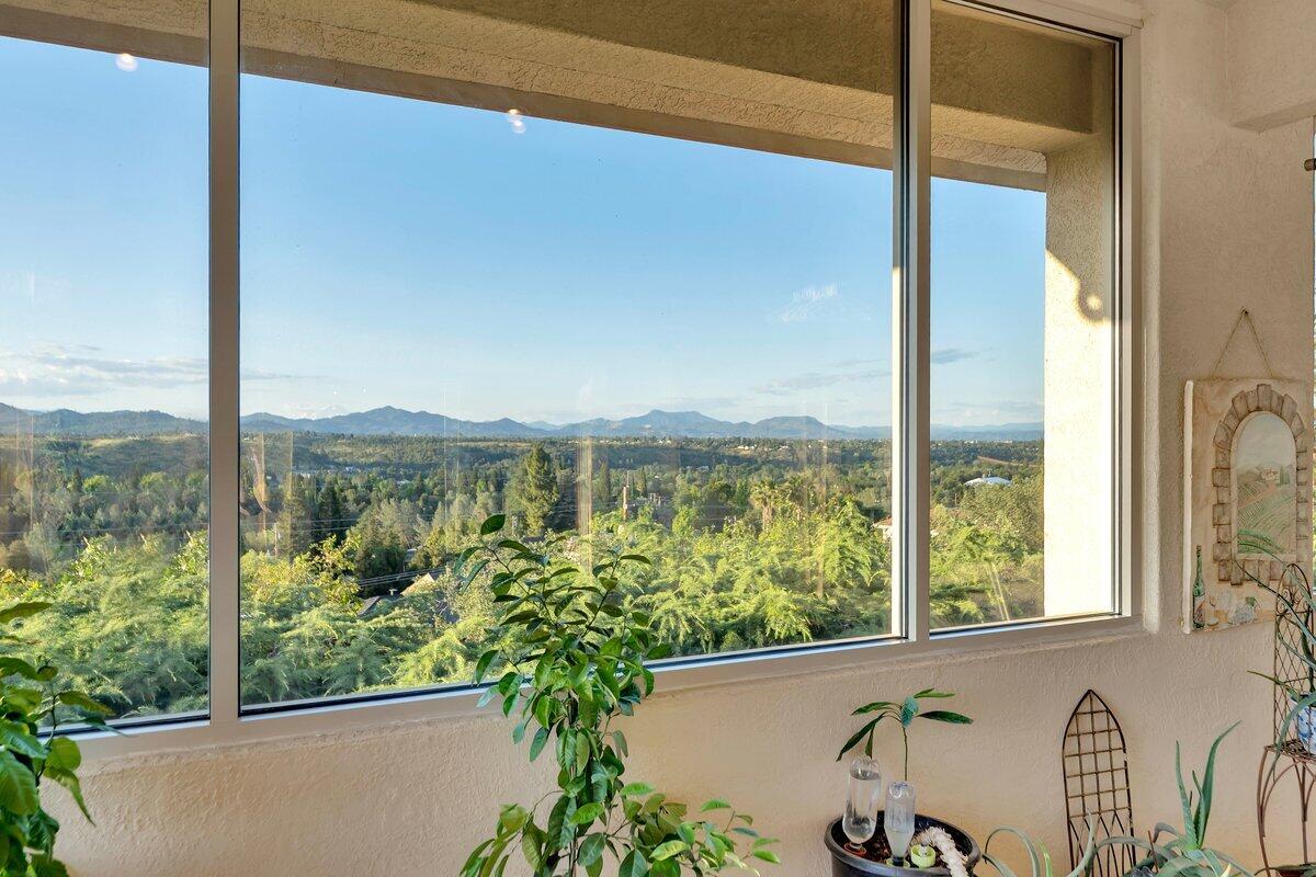 3197 Pinot Path Redding, CA 96001 - Photo 27 of 64 3197 Pinot Path - I-27 - Northen View