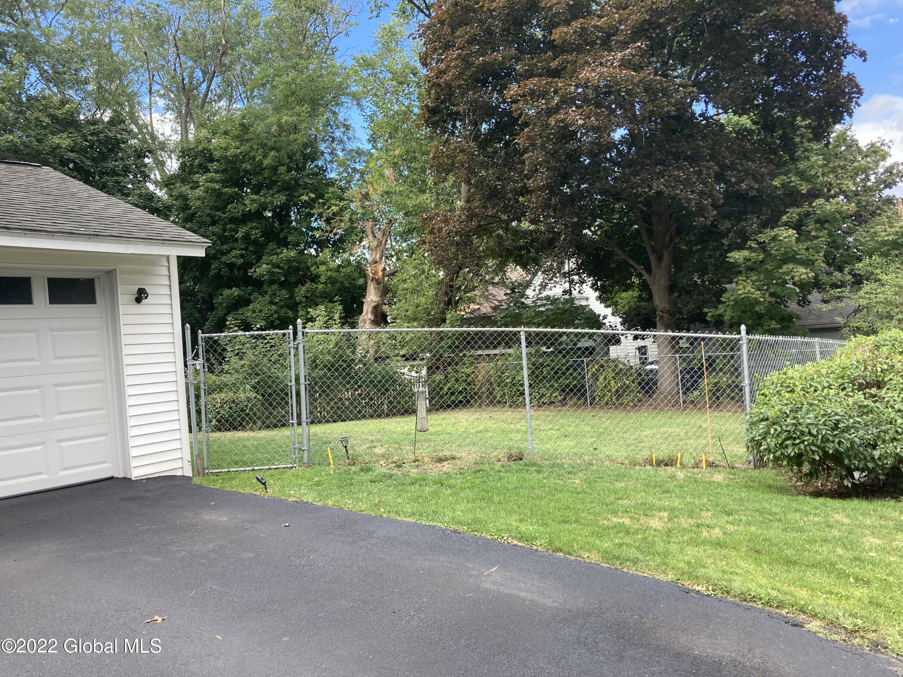 1635 Lenox Road Schenectady, NY 12308 - Photo 14 of 14 IMG_1413