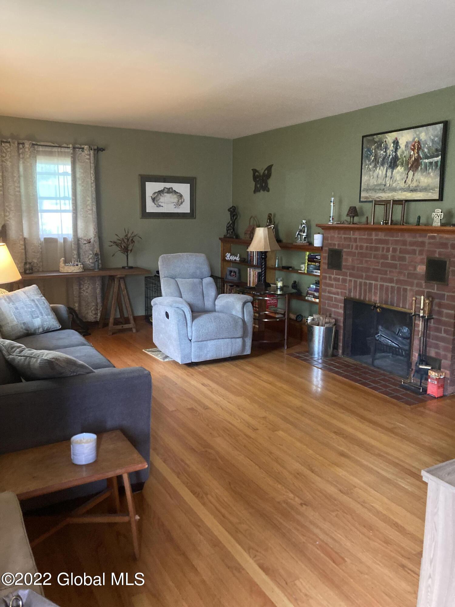 1635 Lenox Road Schenectady, NY 12308 - Photo 3 of 14 IMG_1403
