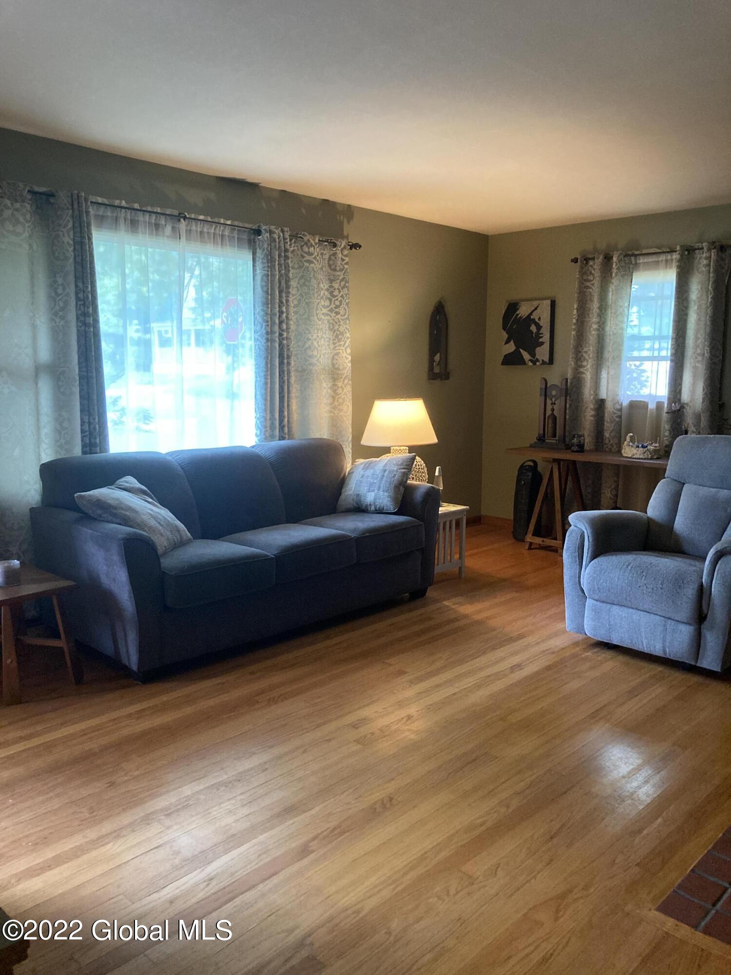 1635 Lenox Road Schenectady, NY 12308 - Photo 4 of 14 IMG_1402