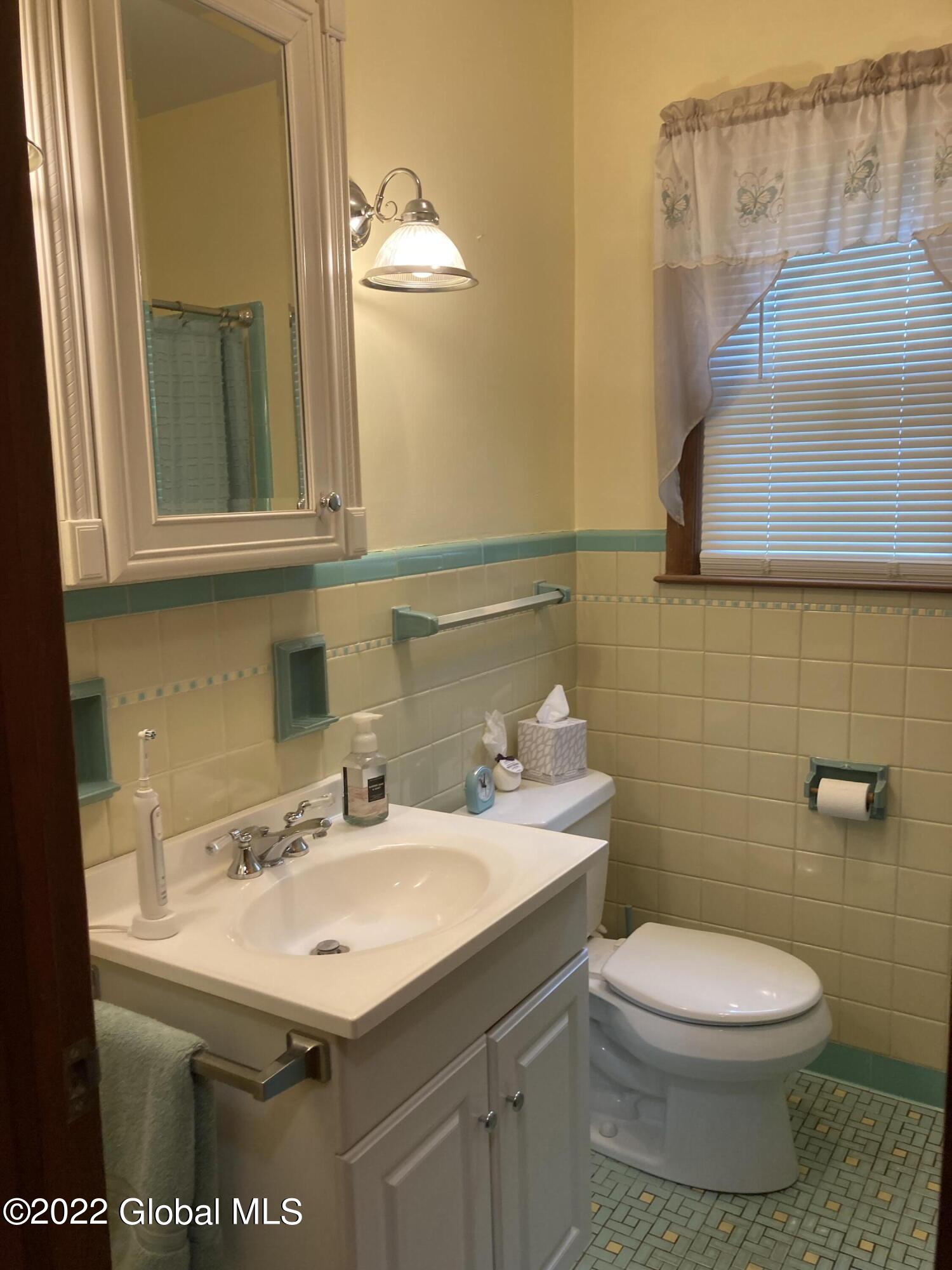 1635 Lenox Road Schenectady, NY 12308 - Photo 10 of 14 IMG_1405