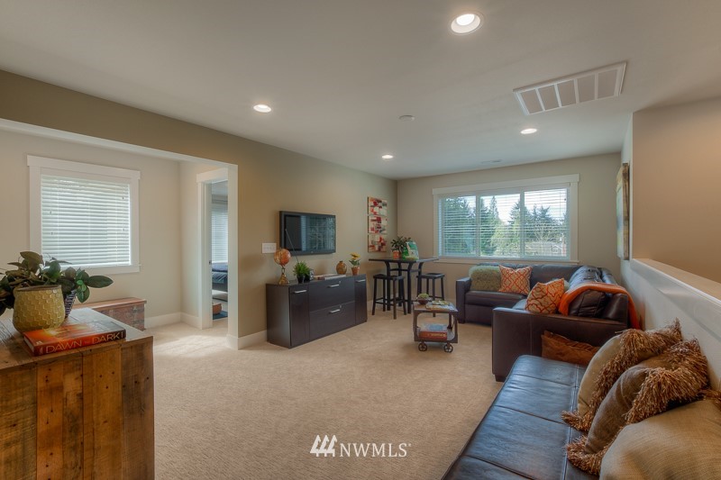 3784 Monterey Court Northeast Renton, WA 98056 - Photo 11 of 22 Gallery Image 11