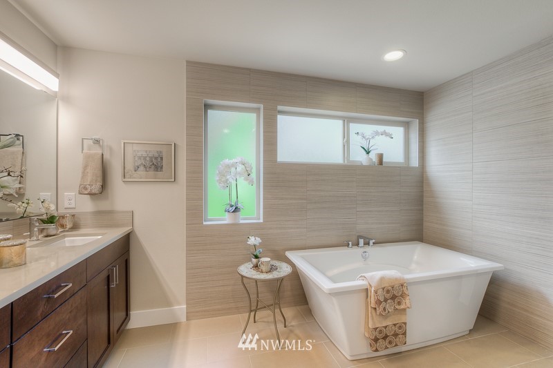 3784 Monterey Court Northeast Renton, WA 98056 - Photo 17 of 22 Gallery Image 17