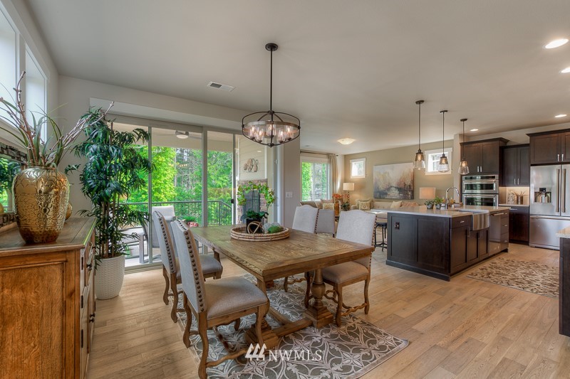 3784 Monterey Court Northeast Renton, WA 98056 - Photo 4 of 22 Gallery Image 4