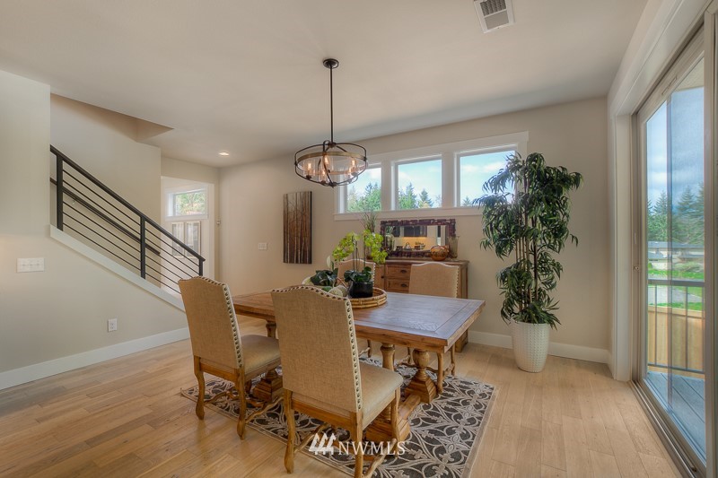 3784 Monterey Court Northeast Renton, WA 98056 - Photo 5 of 22 Gallery Image 5