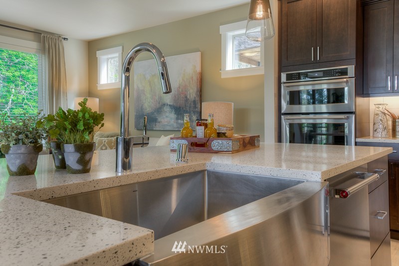 3784 Monterey Court Northeast Renton, WA 98056 - Photo 8 of 22 Gallery Image 8