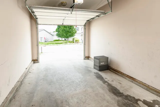 $1,800 | 5713 West Monarch Court, Bloomington, IN 47403