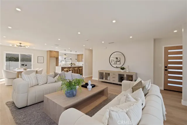 $1,200,000 | 534 East Hoover Avenue, Orange, CA 92867