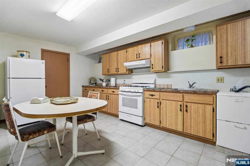 107 Arverne Road West Orange, NJ 07052 - Photo 32 of 50