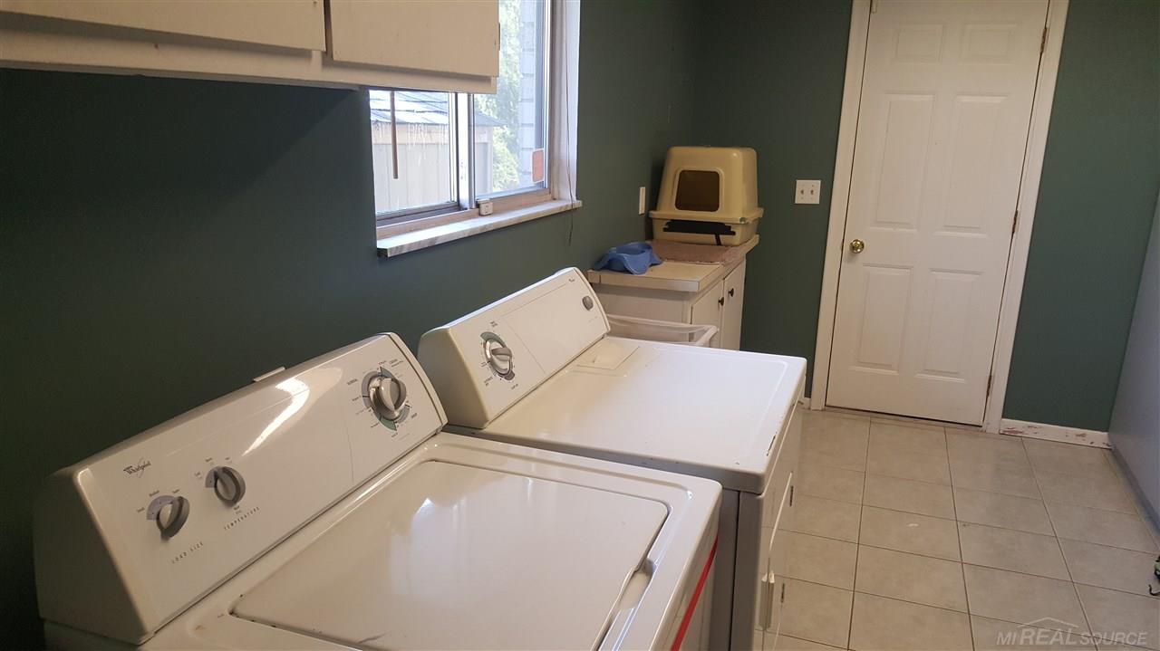 47612 Card Macomb, MI 48044 - Photo 11 of 21 31315051-10.JPG