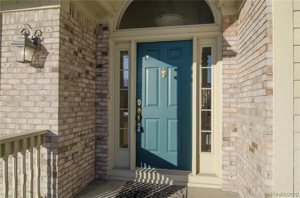 3190 Topview Court Rochester Hills, MI 48309 - Photo 2 of 28