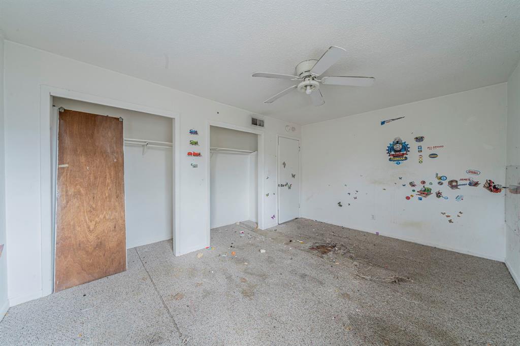 3816 Springbranch Drive Benbrook, TX 76116 - Photo 21 of 27 a view of a big room with closet