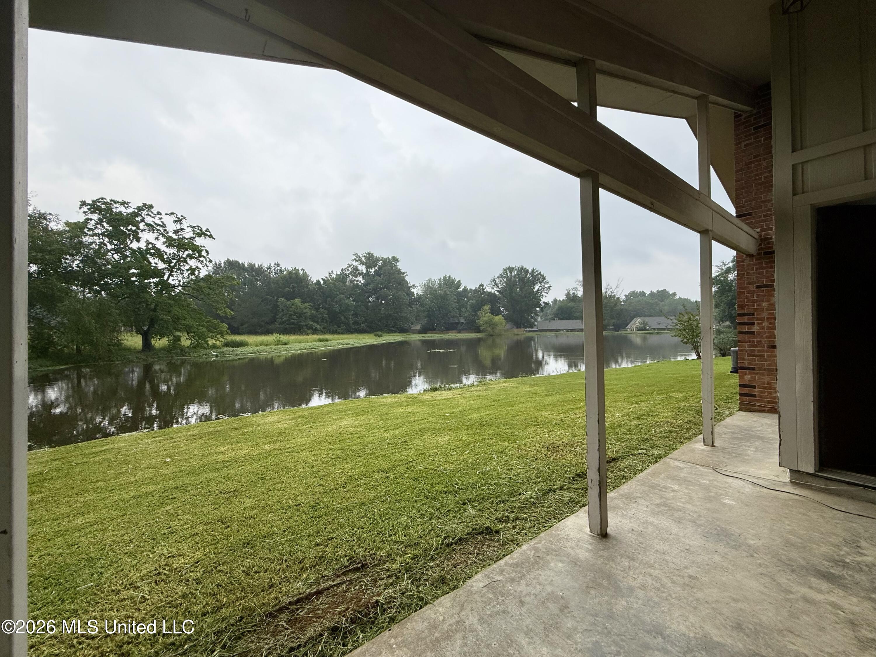 105 Carrie Drive Clinton, MS 39056 - Photo 2 of 11 IMG_3543 (1)