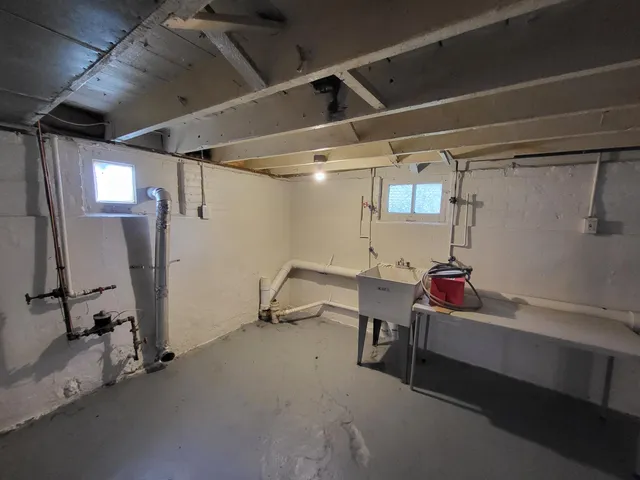 $188,000 | 2120 5th Street, Wyandotte, MI 48192