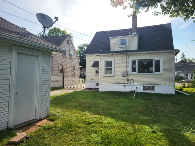 $188,000 | 2120 5th Street, Wyandotte, MI 48192