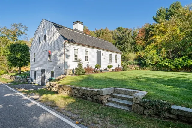 $849,000 | 563 Spring Street, Marshfield, MA 02050