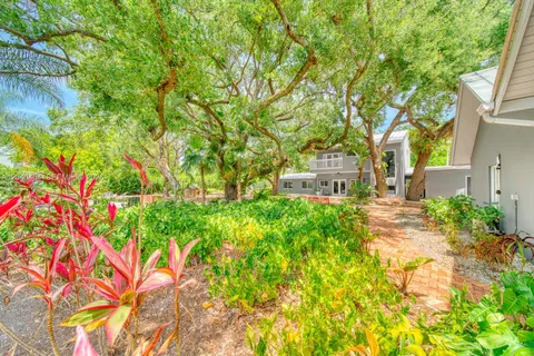 $2,500,000 | 9737 Southwest 98th Street, Miami, FL 33176