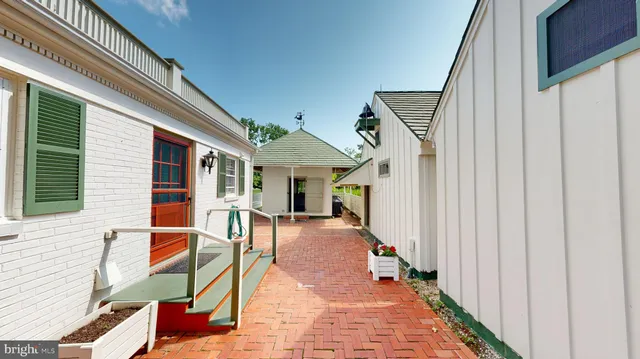 a view of a garden with trees